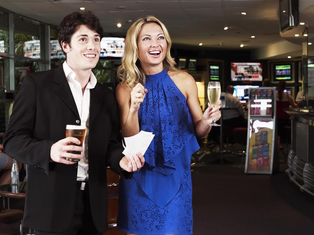 Готель Rydges Parramatta Ресторан фото